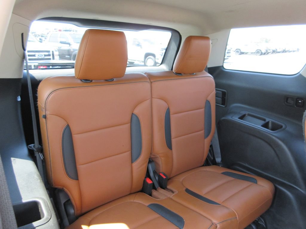 Used 2019 GMC Acadia SLT AWD/4WD image 25