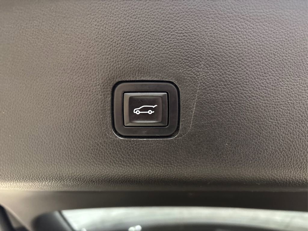 Used 2018 Chevrolet Traverse LT image 14