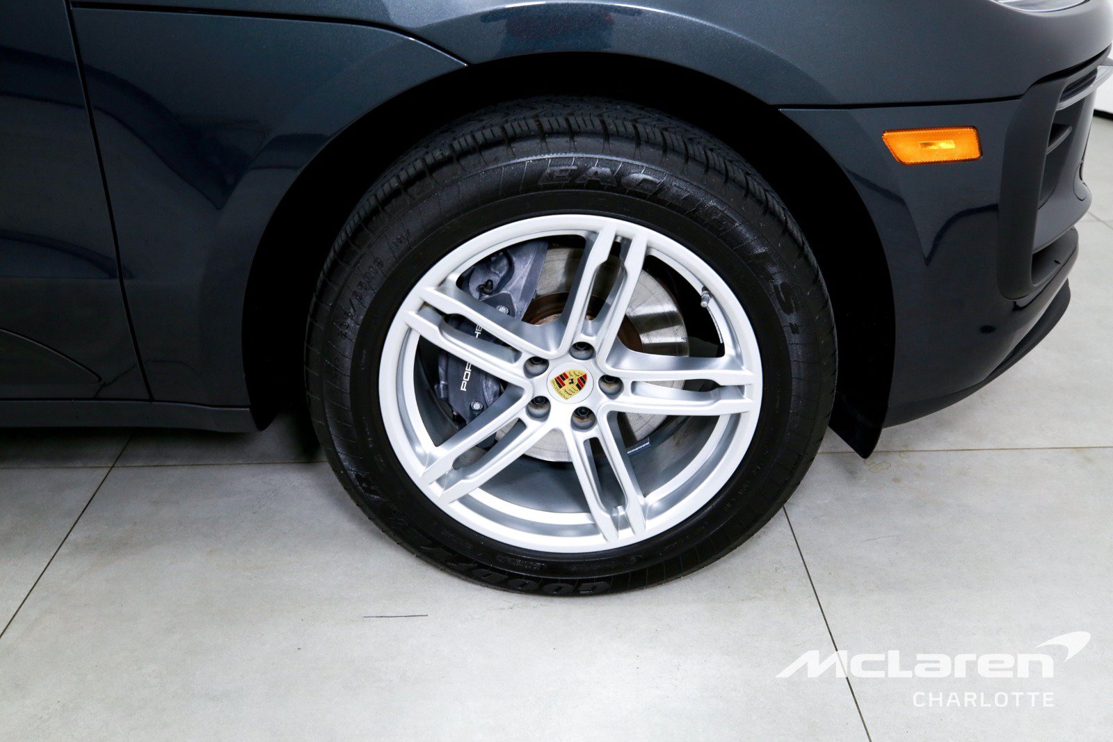 Used 2024 Porsche Macan AWD/4WD image 34