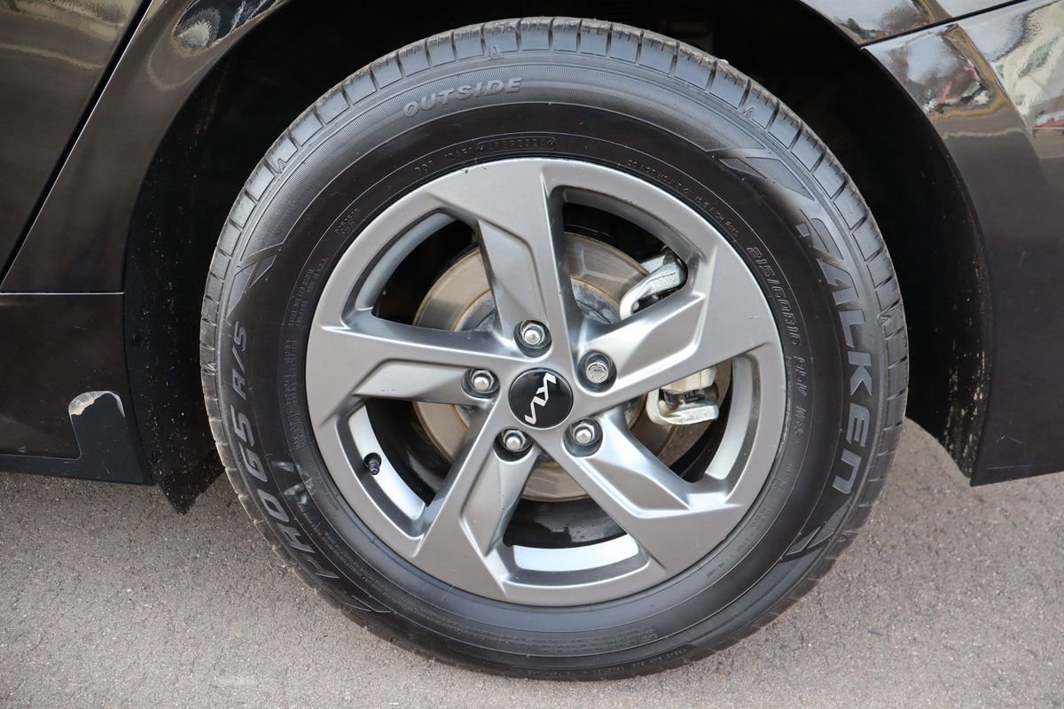 Used 2023 Kia K5 LXS image 42