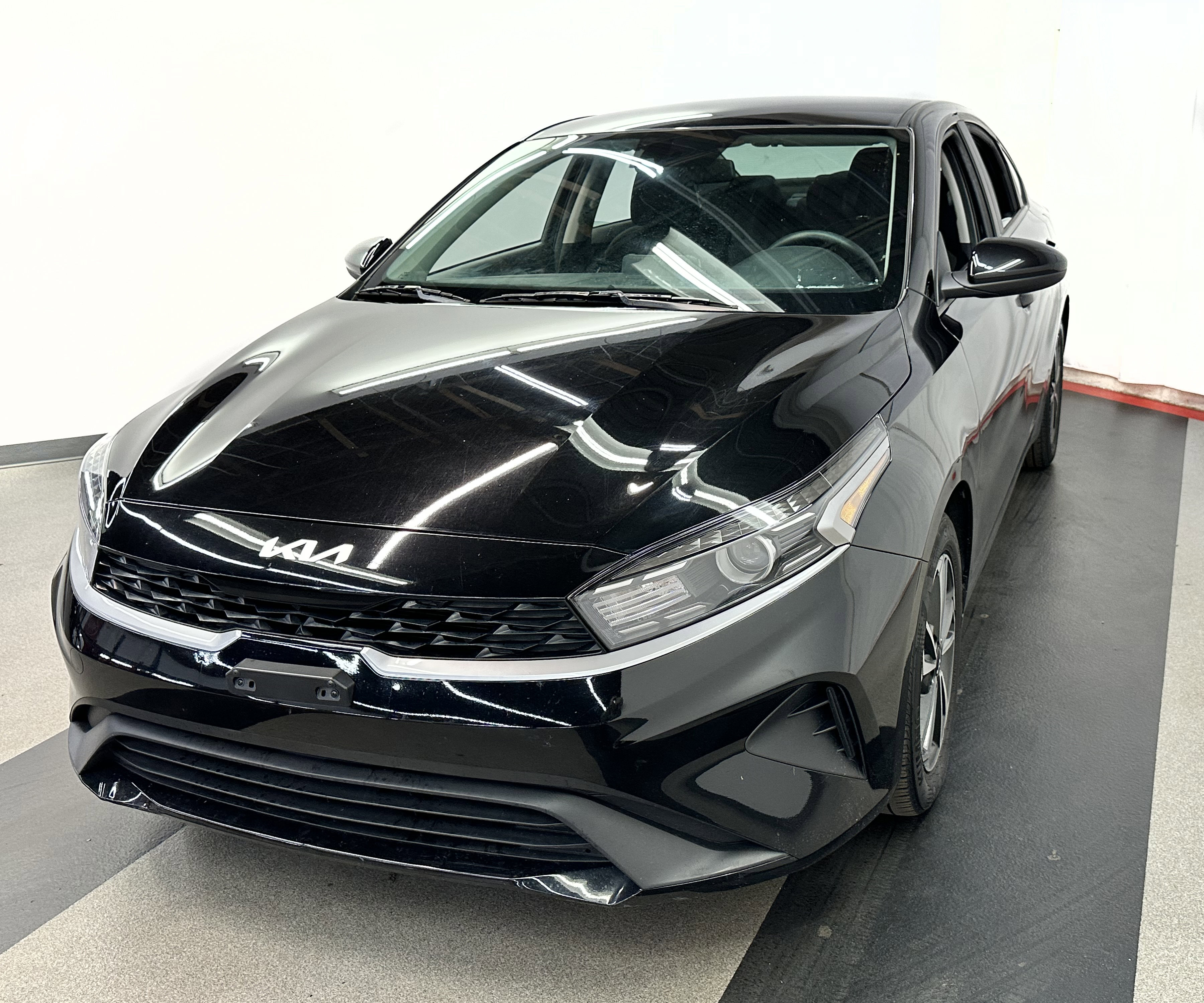 Used 2024 Kia Forte LXS image 7