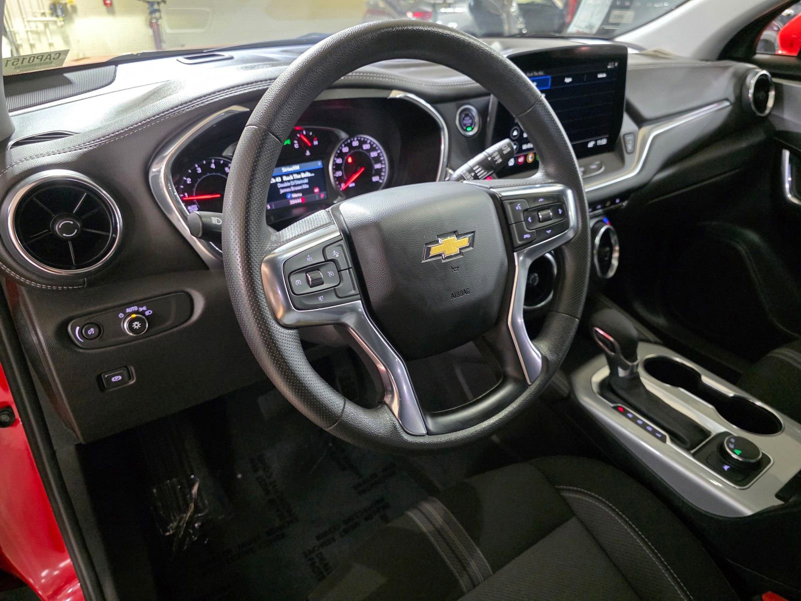 Used 2025 Chevrolet Blazer LT image 24