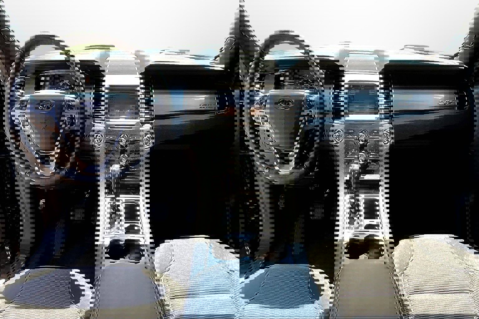 Used 2018 Ford Taurus SEL w/ Equipment Group 201A image 14