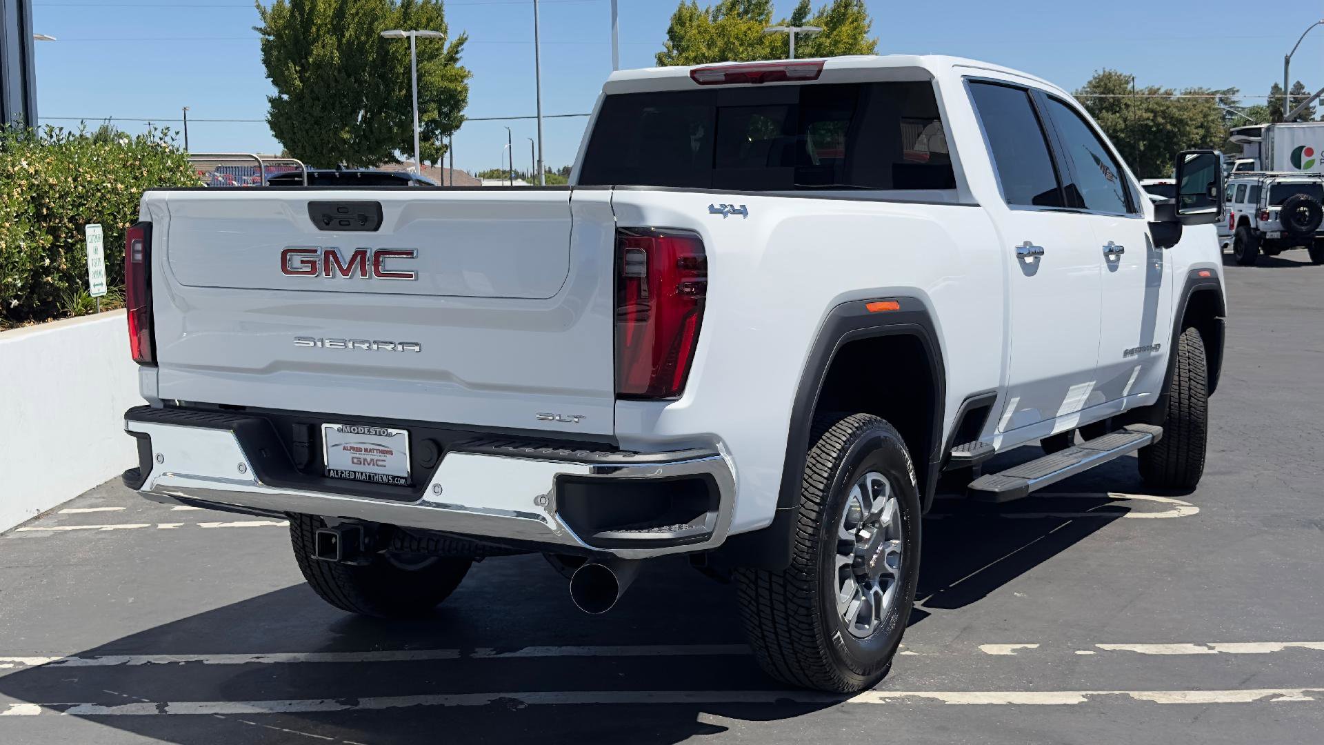 New 2025 GMC Sierra 3500 SLT w/ SLT Premium Package image 7