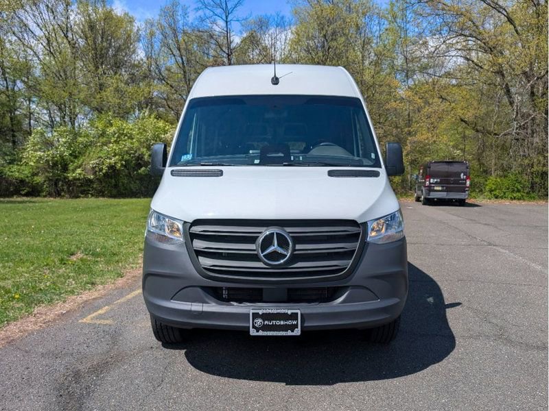 Used 2022 Mercedes-Benz Metris image 2