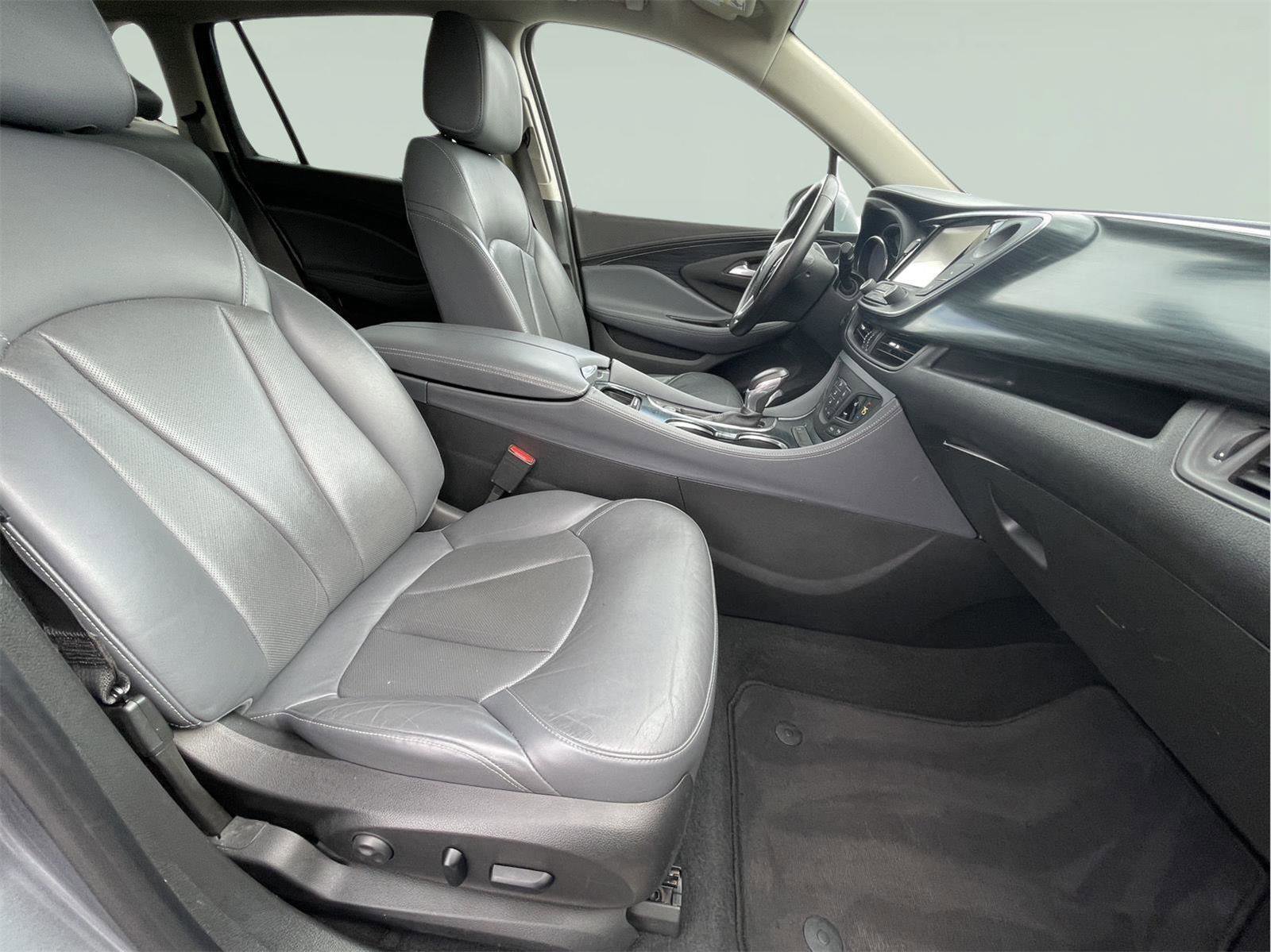 Used 2020 Buick Envision Essence w/ LPO, Interior Luxury Package image 22