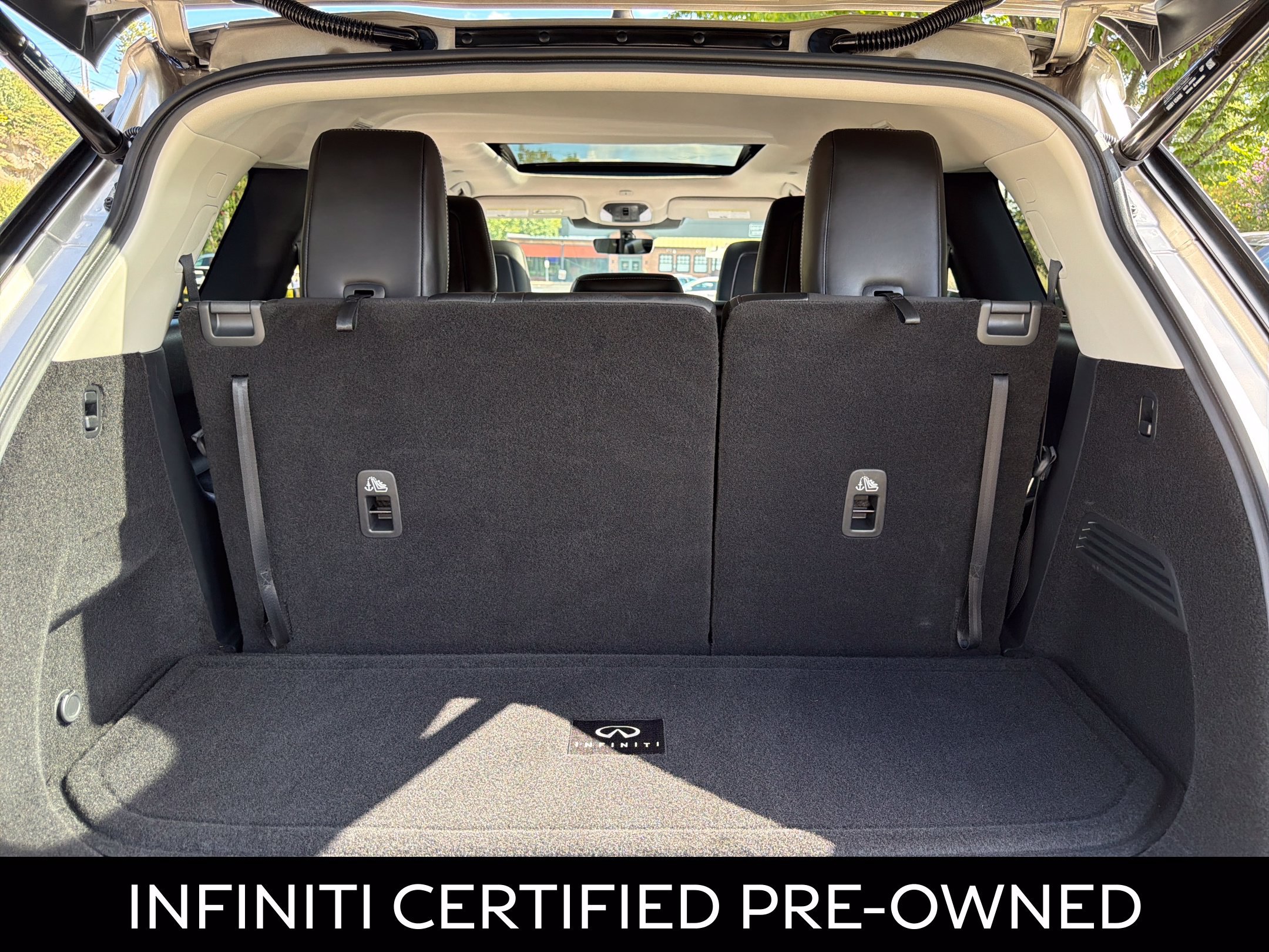 Certified 2026 INFINITI QX60 Luxe w/ Family Package FWD image 33