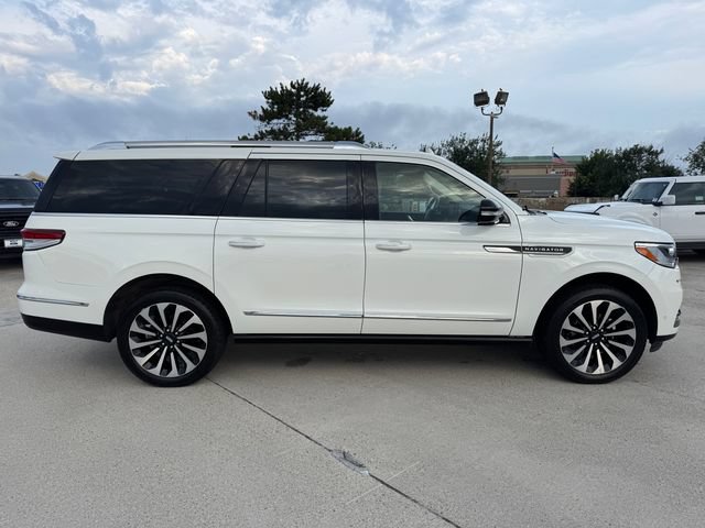 Used 2023 Lincoln Navigator L Reserve AWD/4WD image 7