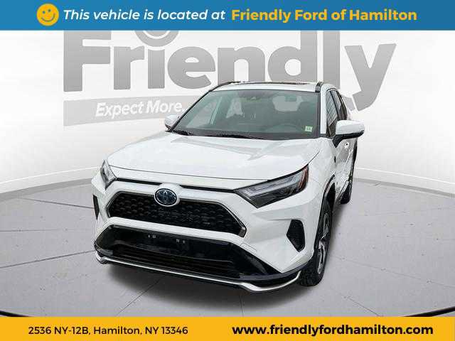 Used 2024 Toyota RAV4 SE w/ Weather & Moonroof Package video 2