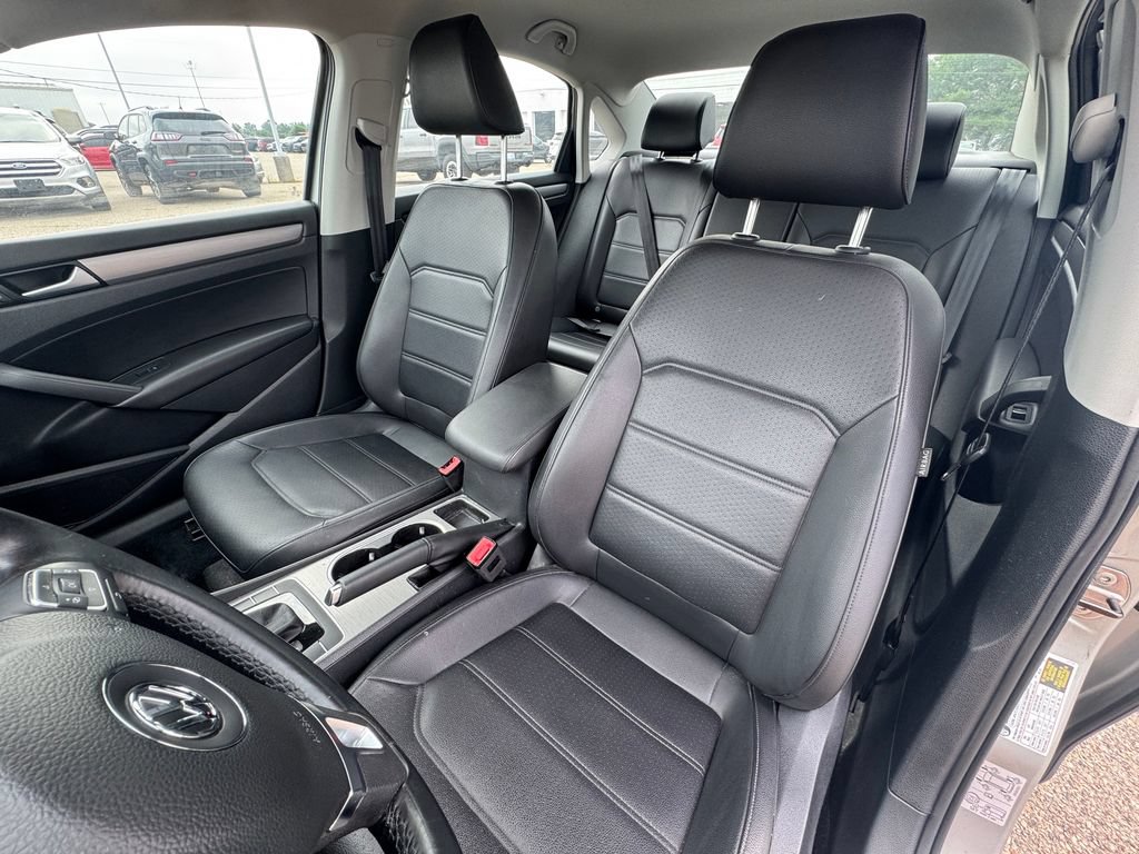 Used 2014 Volkswagen Passat 1.8T SE FWD image 13