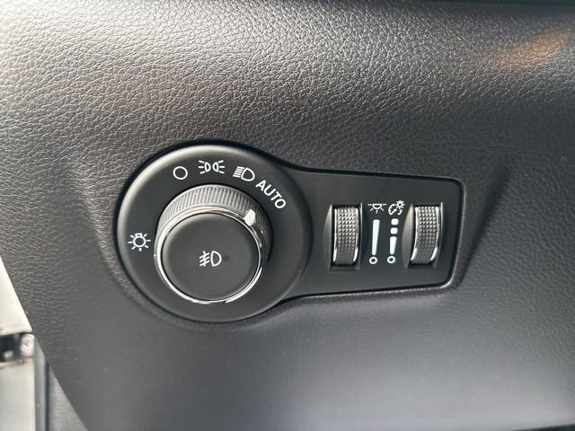 Used 2023 Jeep Compass Trailhawk image 31