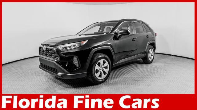 Used 2020 Toyota RAV4 LE FWD image 1