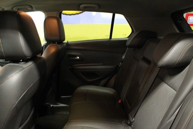 Used 2022 Chevrolet Trax LT w/ LT Convenience Package AWD/4WD image 15