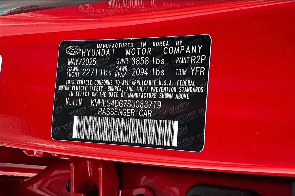 Used 2025 Hyundai Elantra SEL FWD image 32