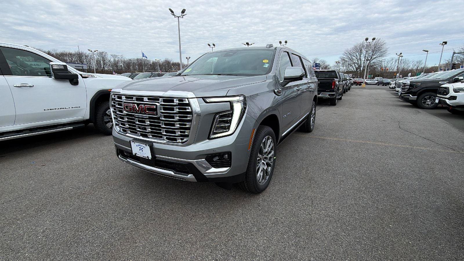 New 2026 GMC Yukon XL Denali AWD/4WD image 3