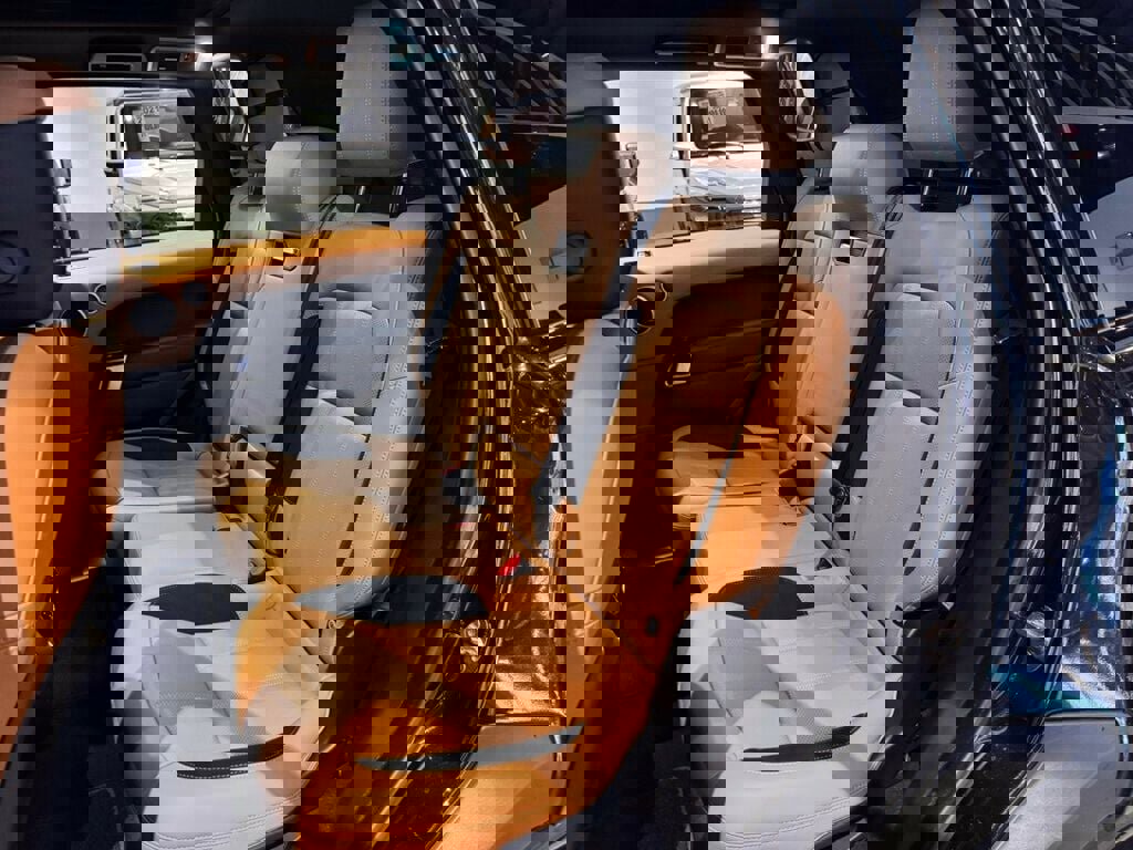 Used 2021 Land Rover Range Rover Sport HSE Dynamic image 12