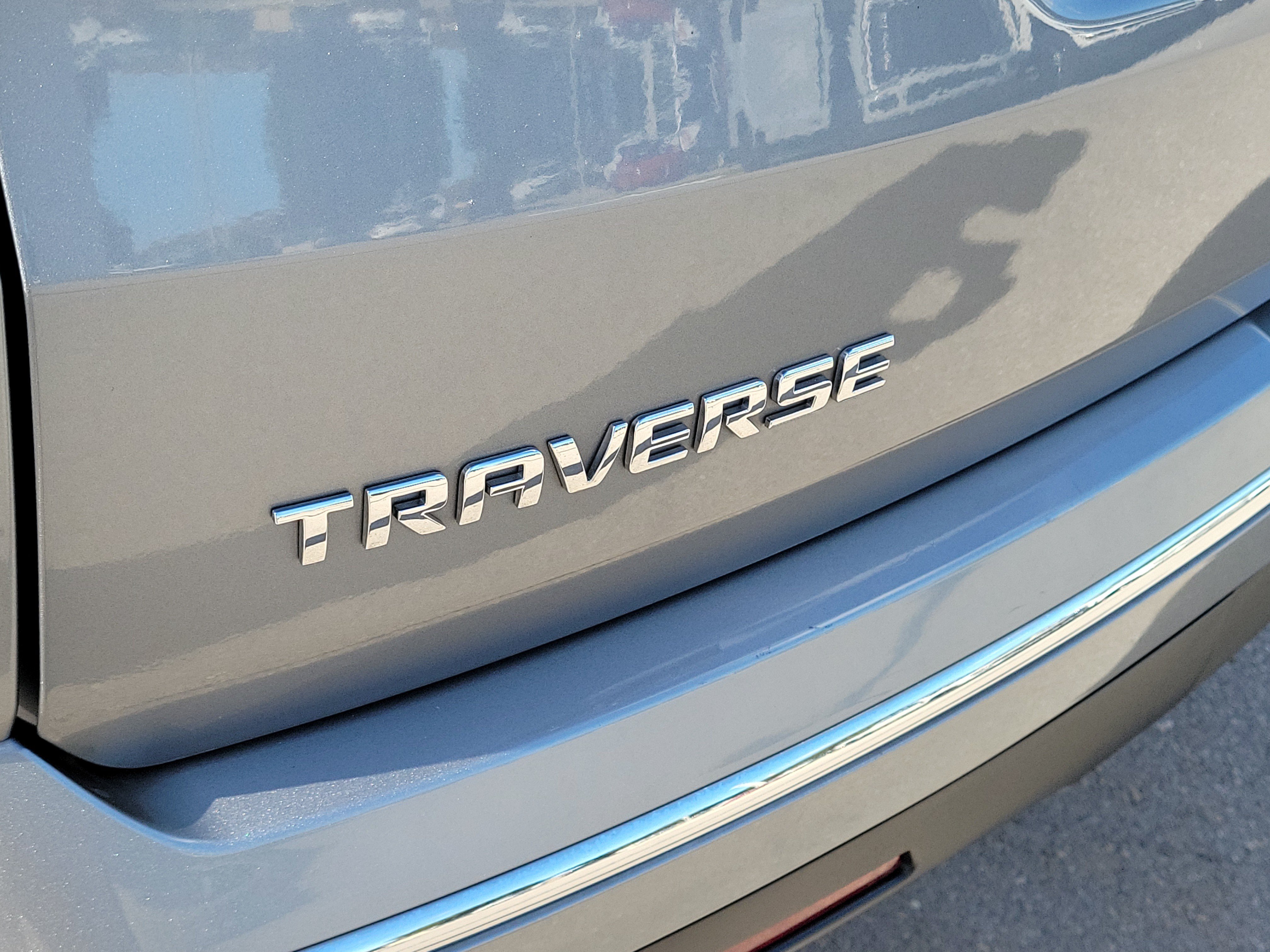 Used 2023 Chevrolet Traverse Premier FWD image 27
