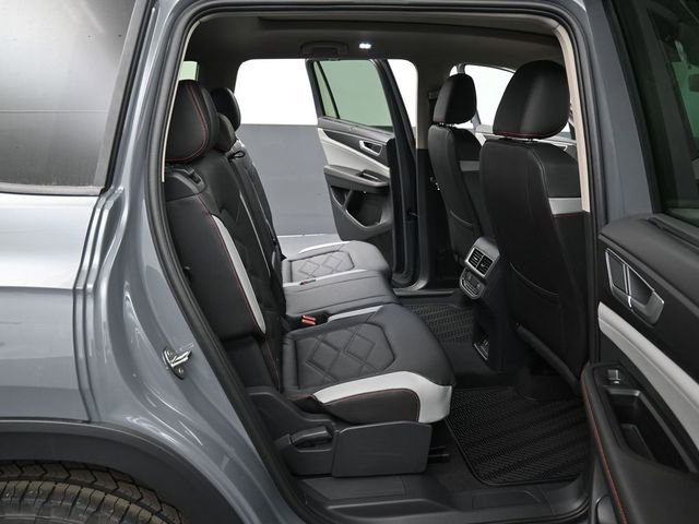 New 2026 Volkswagen Atlas Peak Edition image 13
