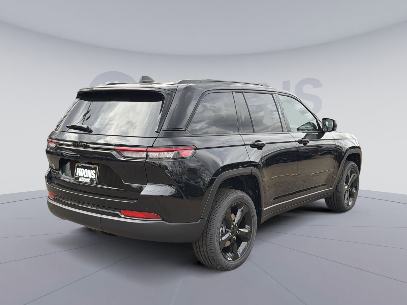 New 2025 Jeep Grand Cherokee Laredo image 7