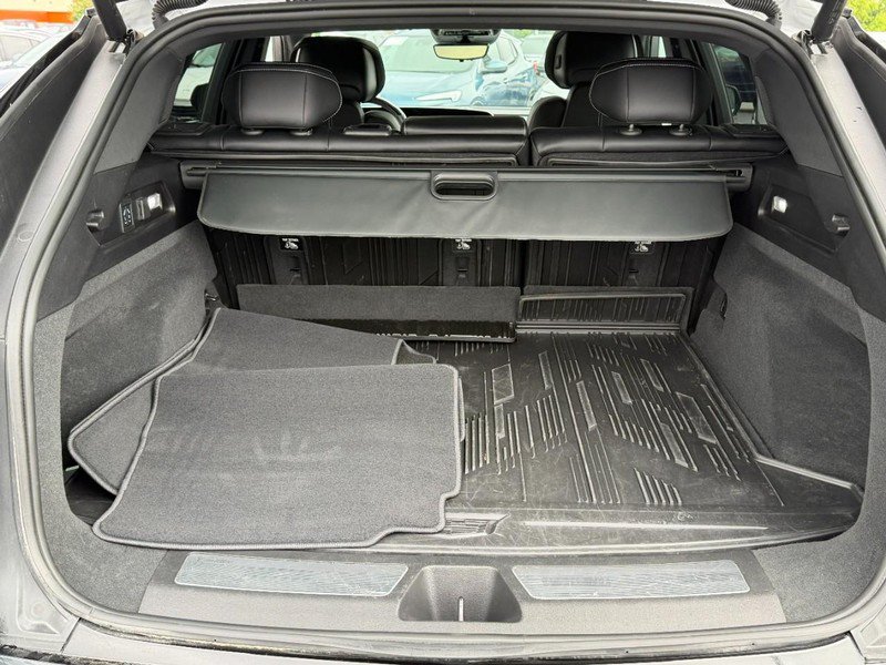 Used 2025 Cadillac Lyriq Luxury w/ LPO, Floor Liner Package AWD/4WD image 6