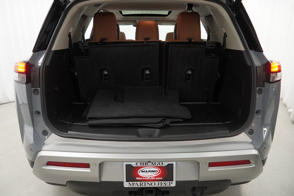 Used 2024 Nissan Pathfinder Platinum w/ Cargo Package image 49