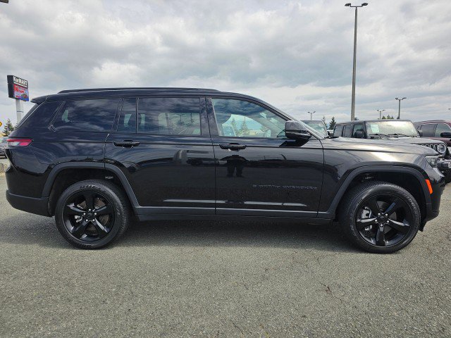 Used 2024 Jeep Grand Cherokee L Altitude AWD/4WD image 8