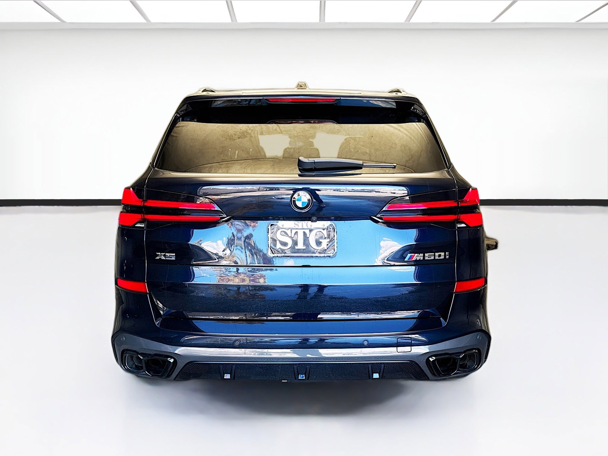 Used 2024 BMW X5 M60i w/ Executive Package image 5