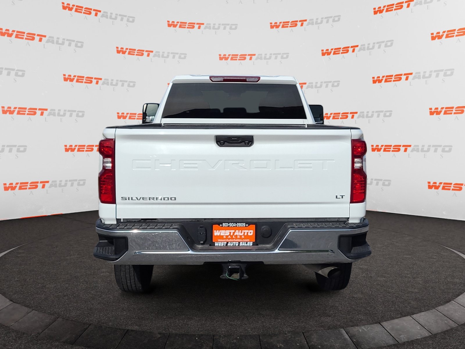Used 2025 Chevrolet Silverado 2500 LT w/ Convenience Package AWD/4WD image 4