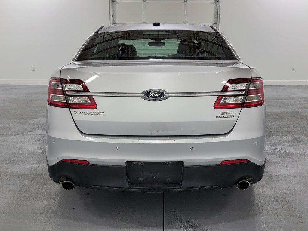 Used 2016 Ford Taurus SEL w/ Equipment Group 201A FWD image 8