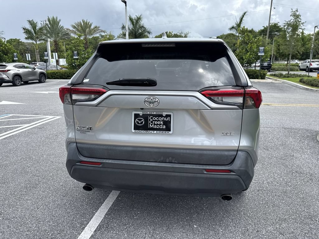 Used 2019 Toyota RAV4 XLE FWD image 25