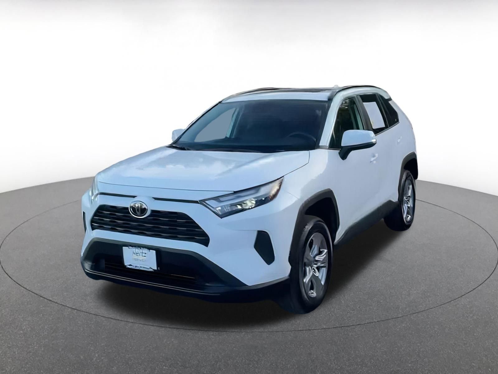 Used 2025 Toyota RAV4 XLE image 7