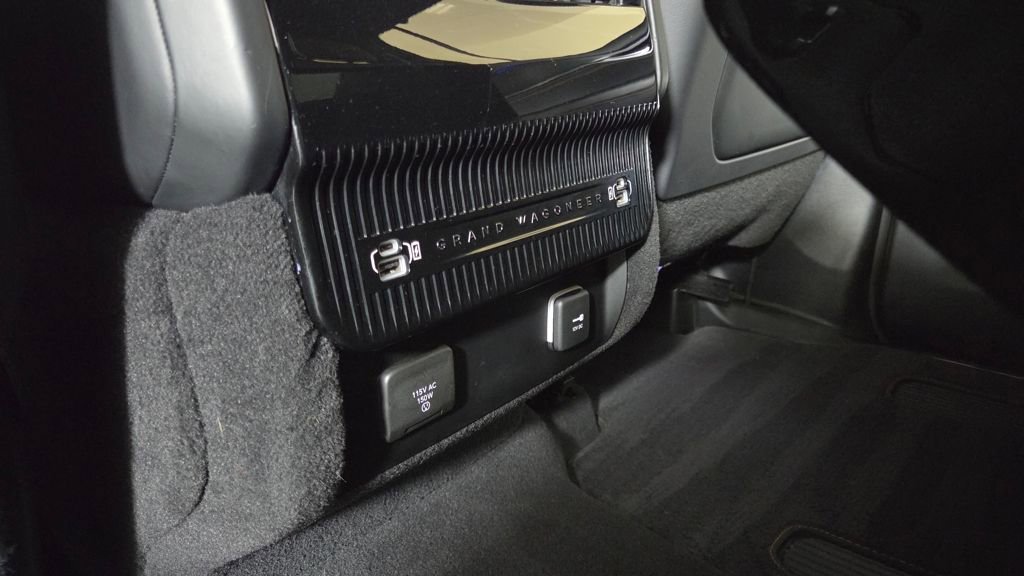 Used 2023 Jeep Grand Wagoneer L Series III w/ Quick Order Packagew 28T image 34