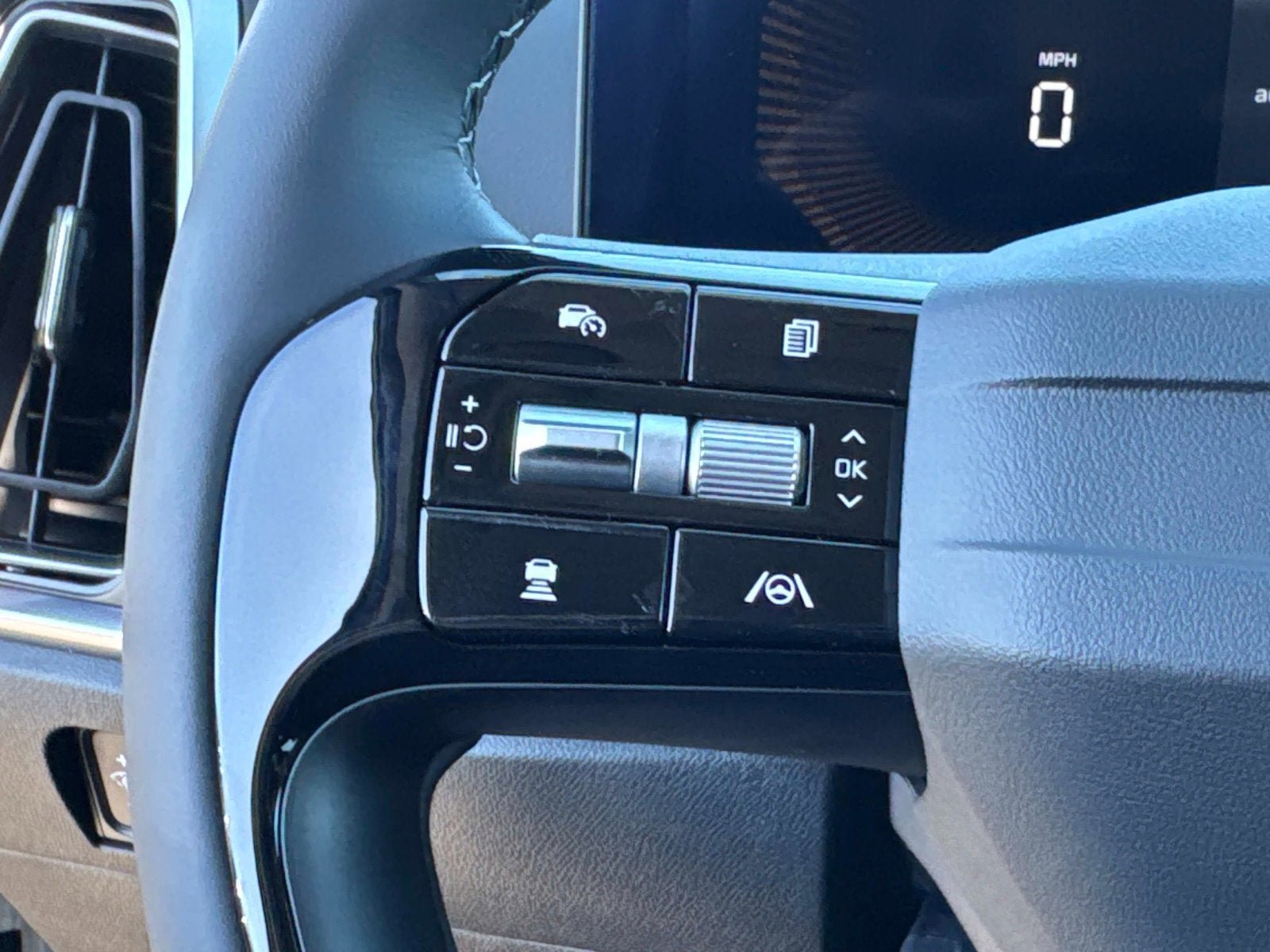 New 2026 Kia Sorento LX FWD image 28