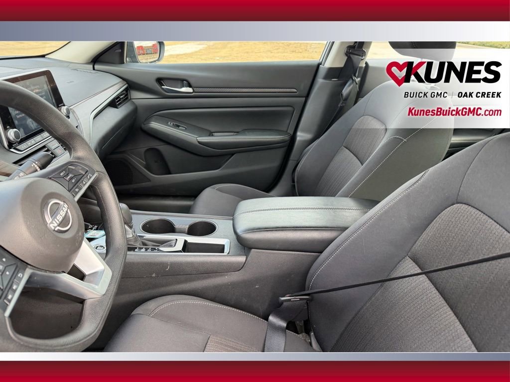 Used 2025 Nissan Altima 2.5 SV image 7