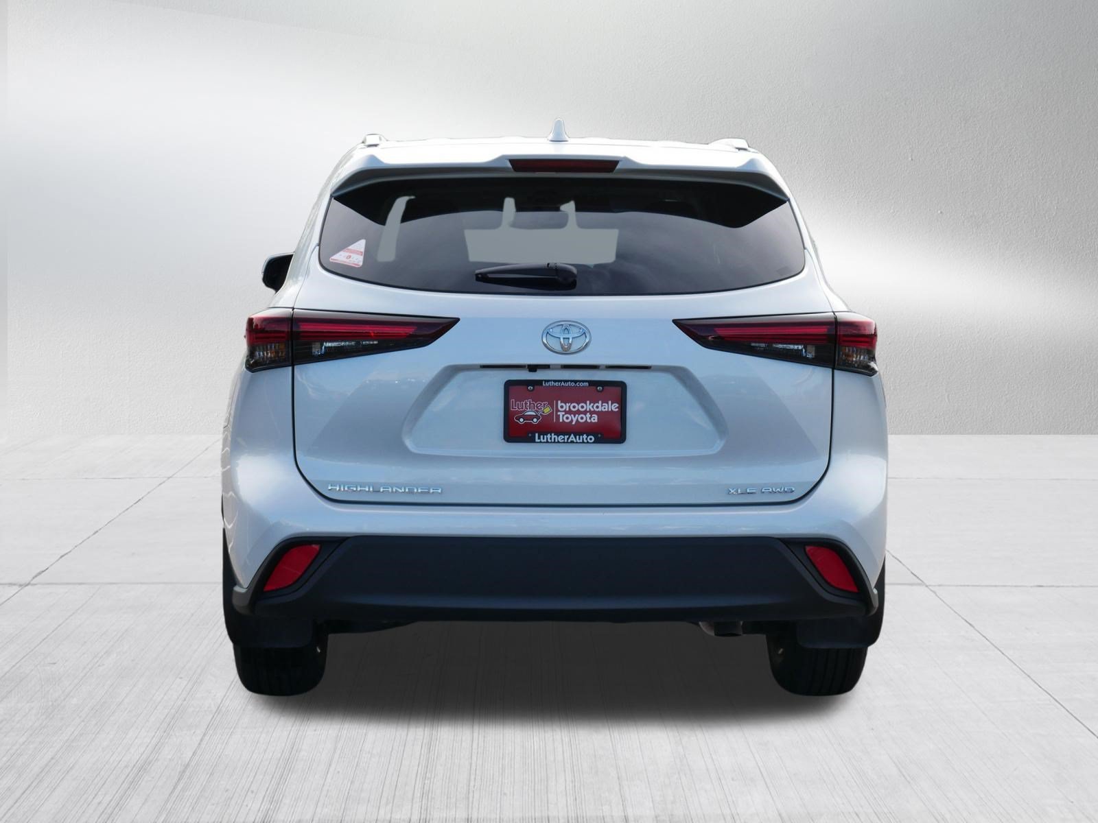 Certified 2026 Toyota Highlander XLE AWD/4WD image 6