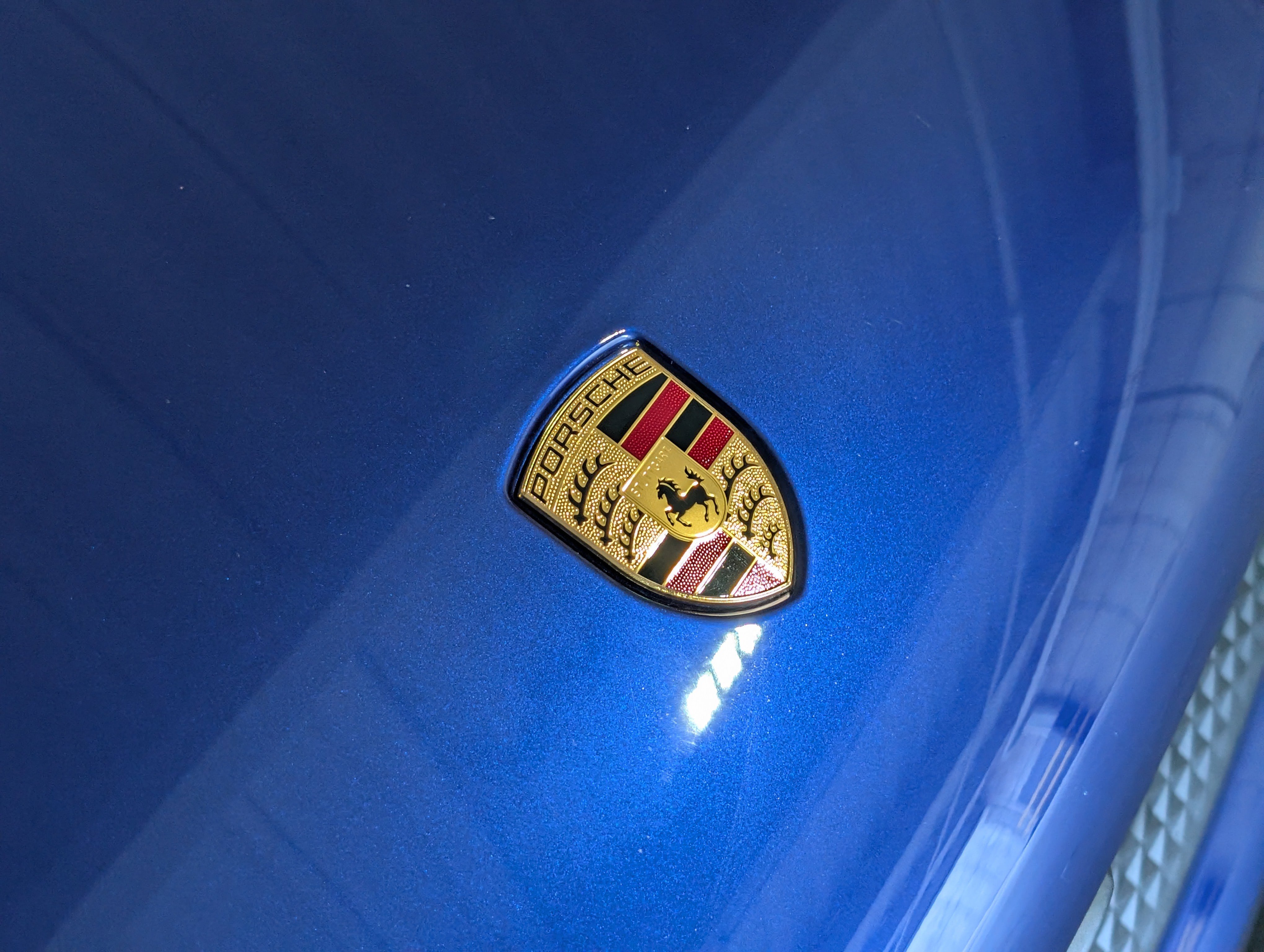 Certified 2025 Porsche Macan image 12