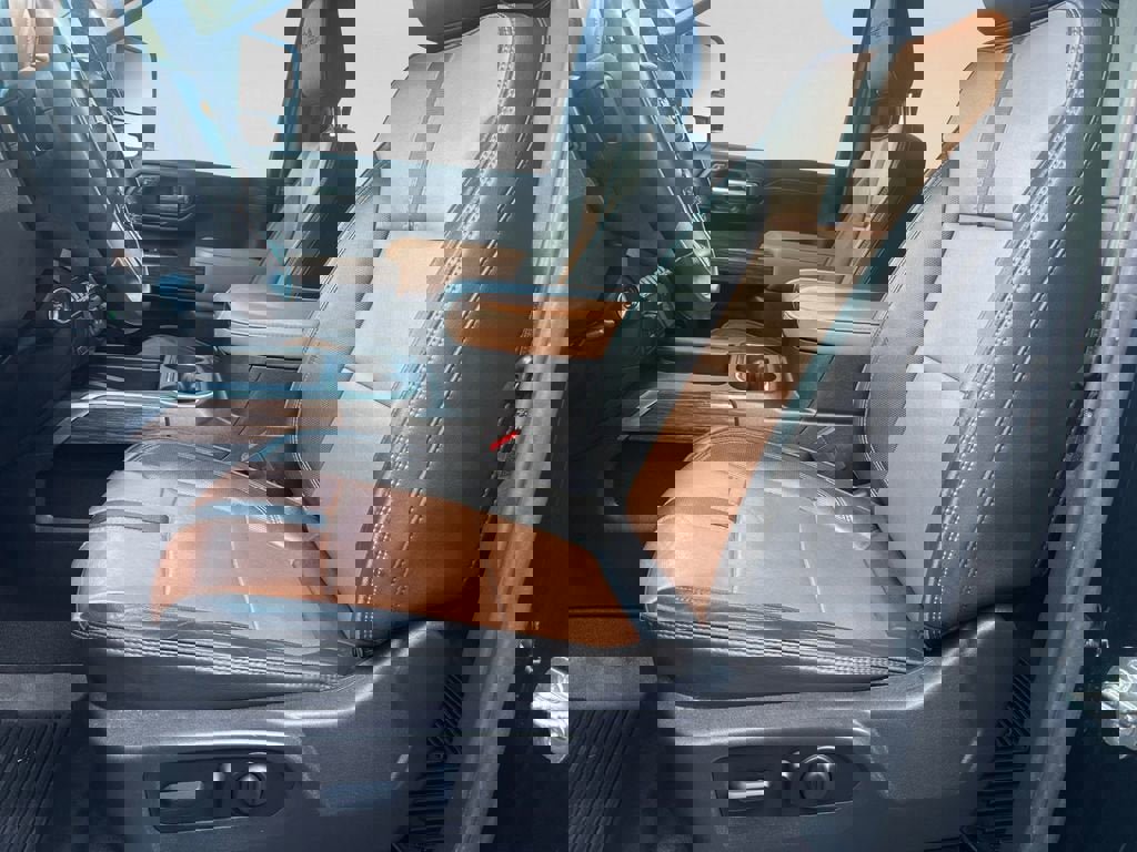 Used 2023 Chevrolet Silverado 3500 High Country w/ Snow Plow Prep/Camper Package image 10