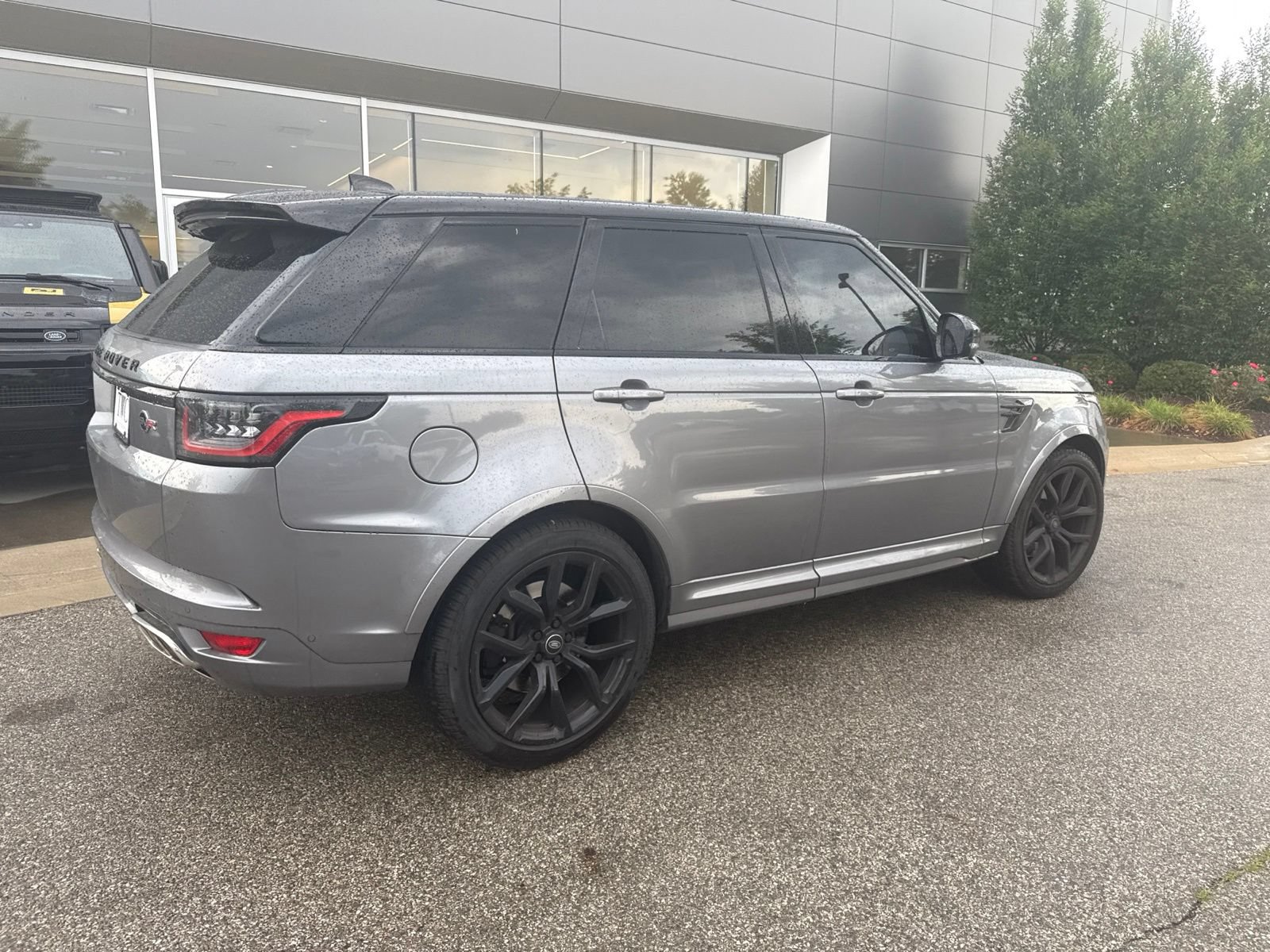 Used 2020 Land Rover Range Rover Sport SVR AWD/4WD image 5