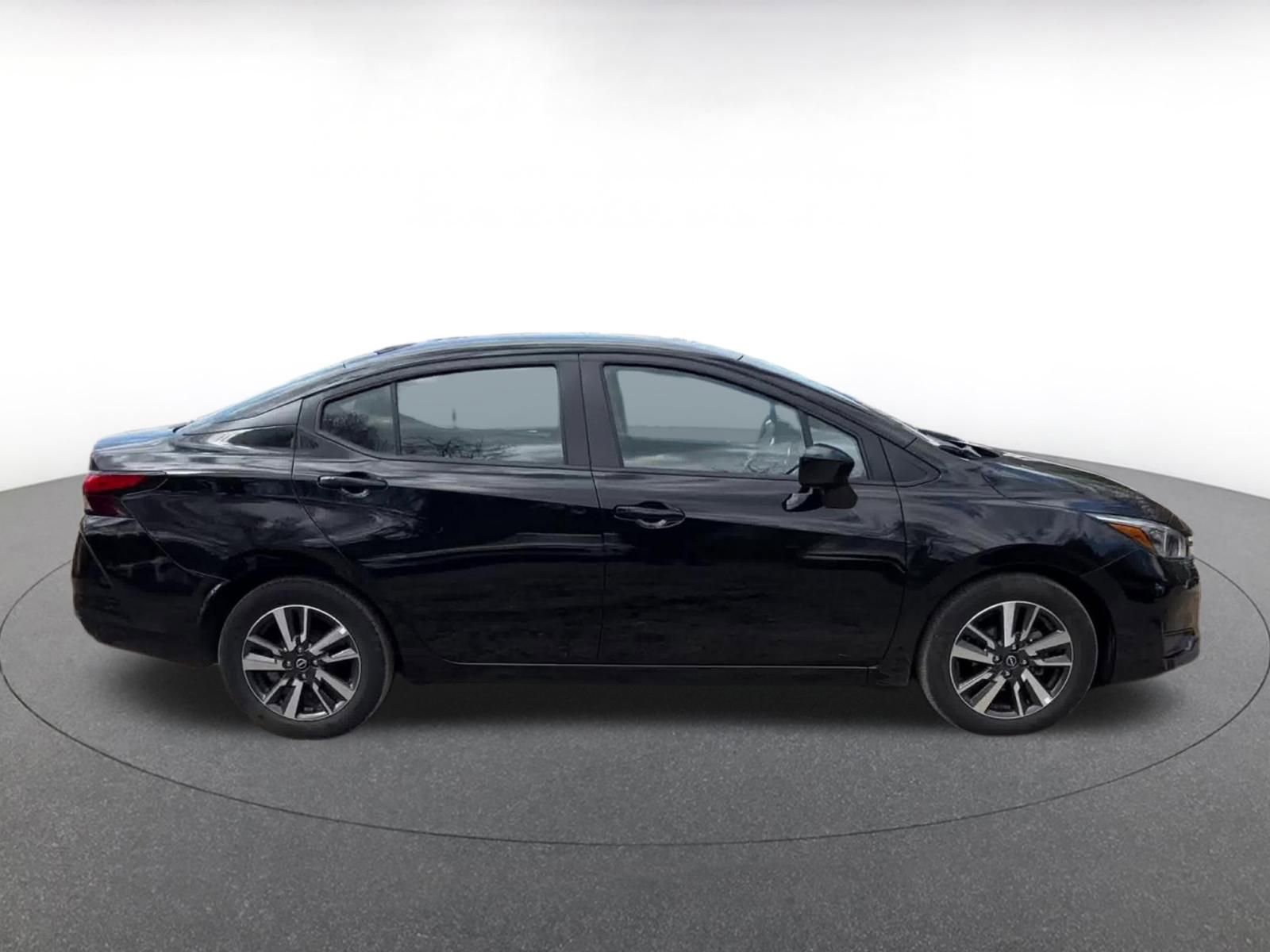 Used 2025 Nissan Versa SV FWD image 16