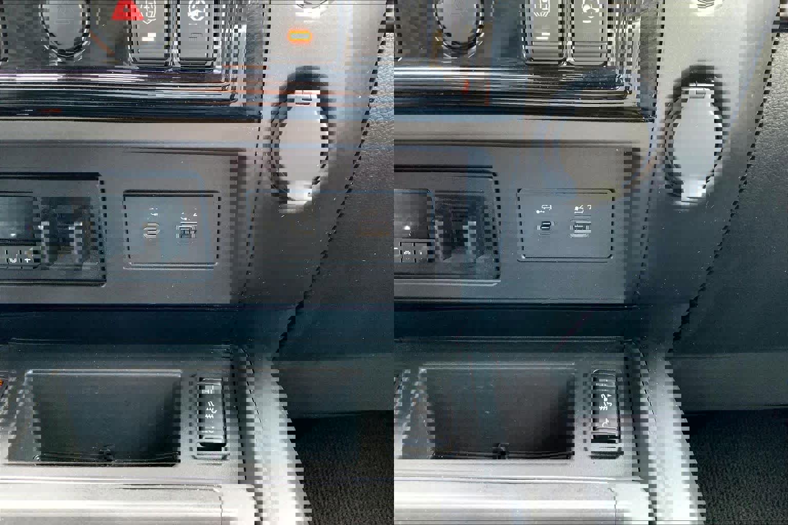 Used 2020 Nissan Titan PRO-4X w/ Pro-4x Convenience Package image 35