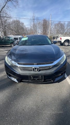 Used 2017 Honda Civic Touring image 2