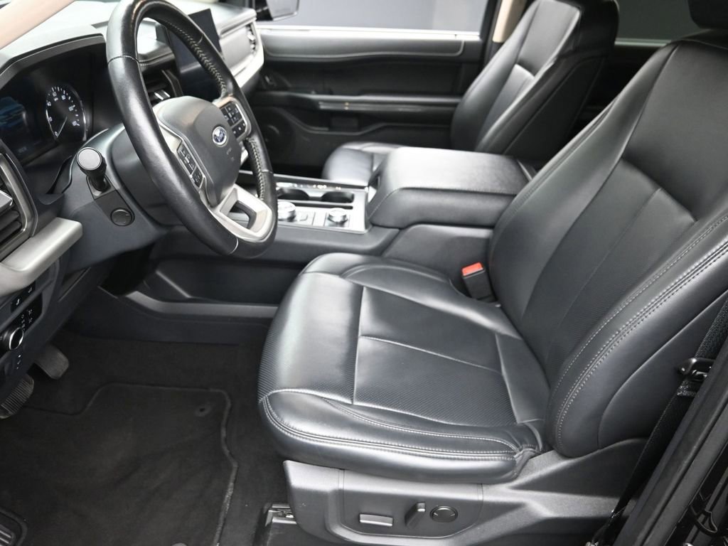 Used 2024 Ford Expedition XLT image 14