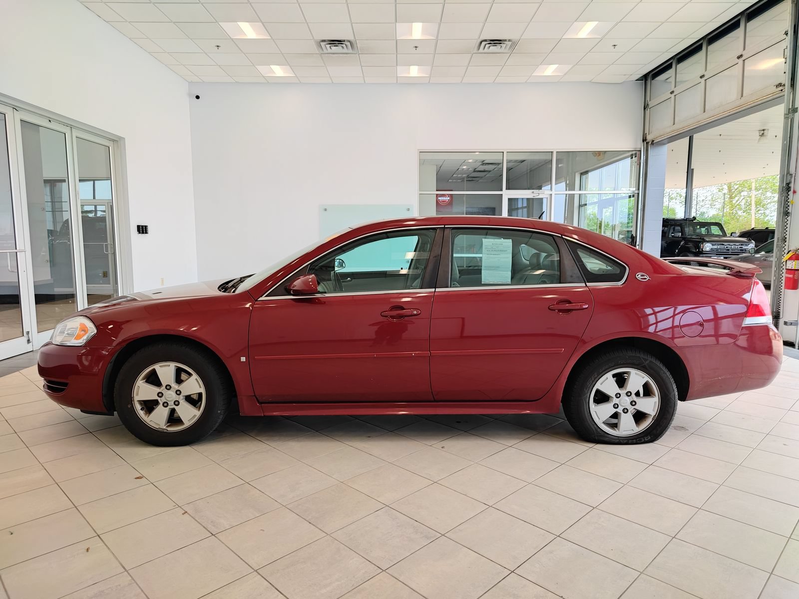 Used 2009 Chevrolet Impala LT w/ Luxury Edition Package FWD image 6