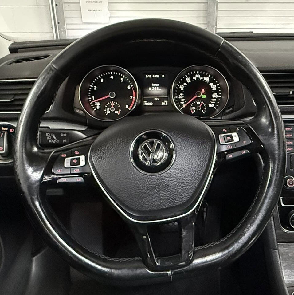 Used 2017 Volkswagen Passat 1.8T SE FWD image 12