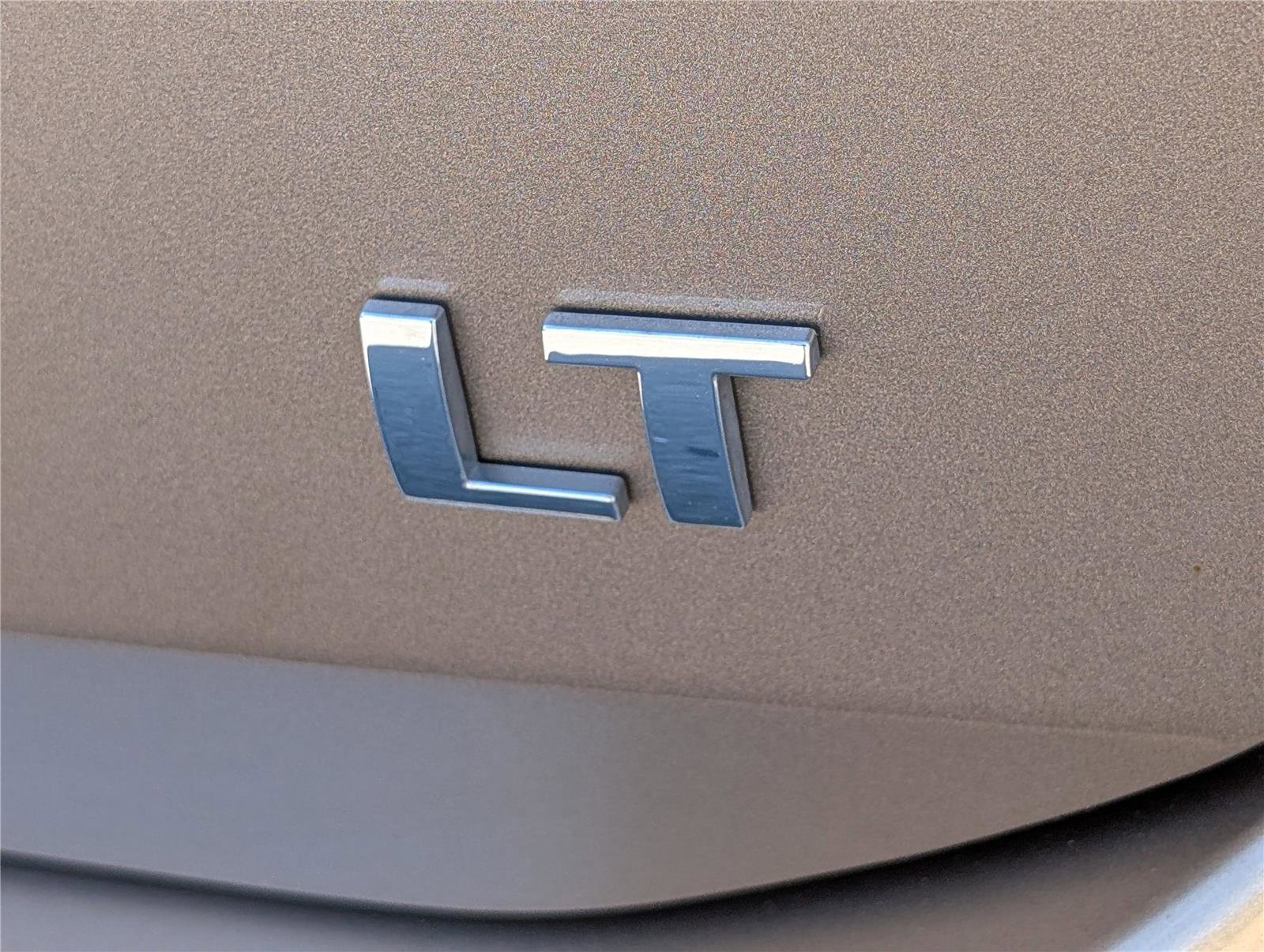 Used 2018 Chevrolet Equinox LT w/ Sun & Infotainment Package image 9