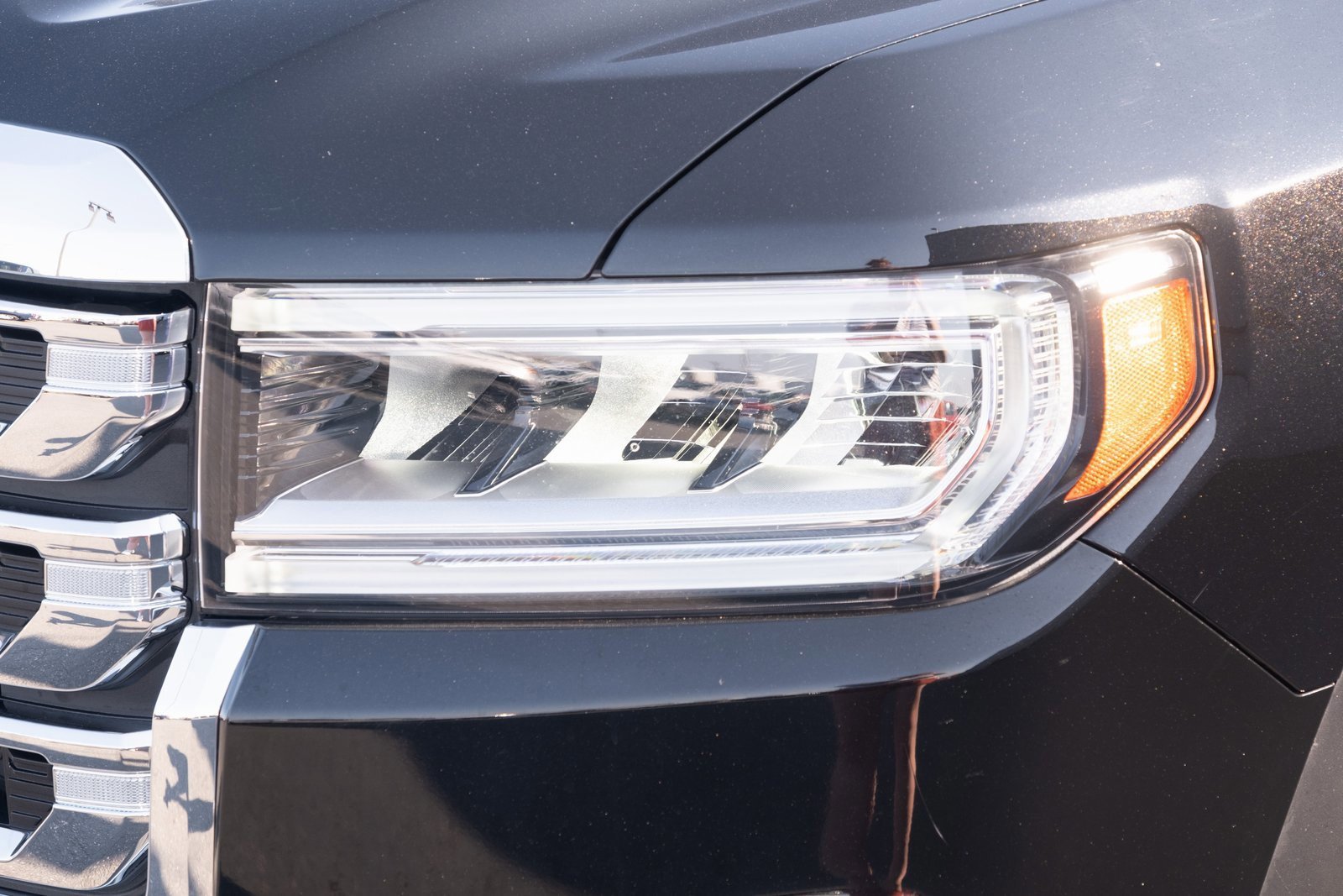 Used 2023 GMC Acadia SLT image 22