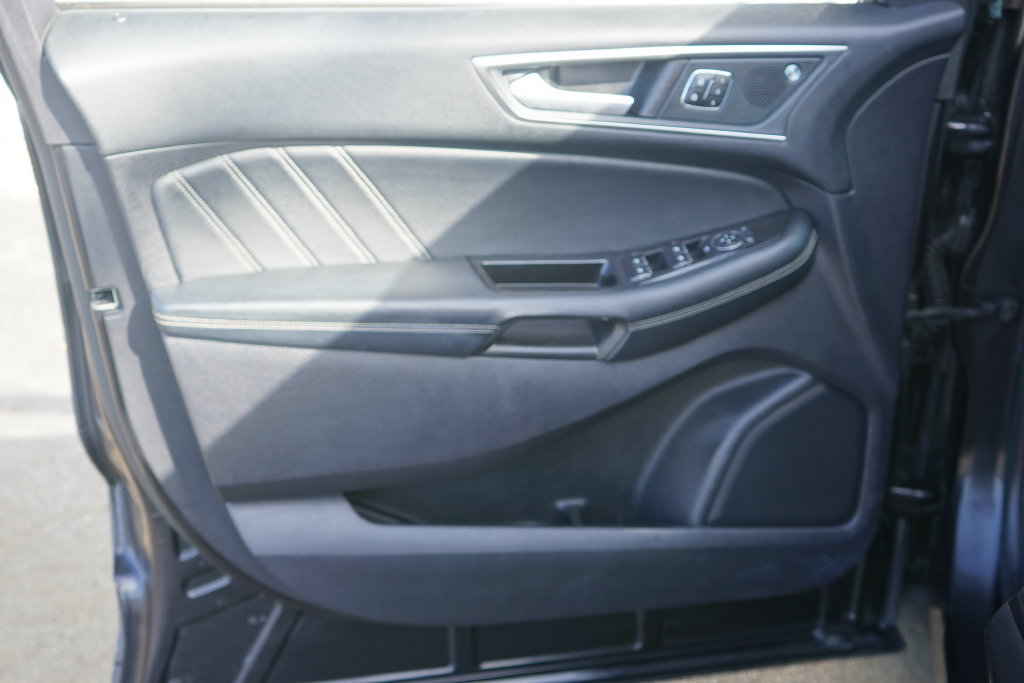 Used 2019 Ford Edge ST w/ Equipment Group 401A AWD/4WD image 12