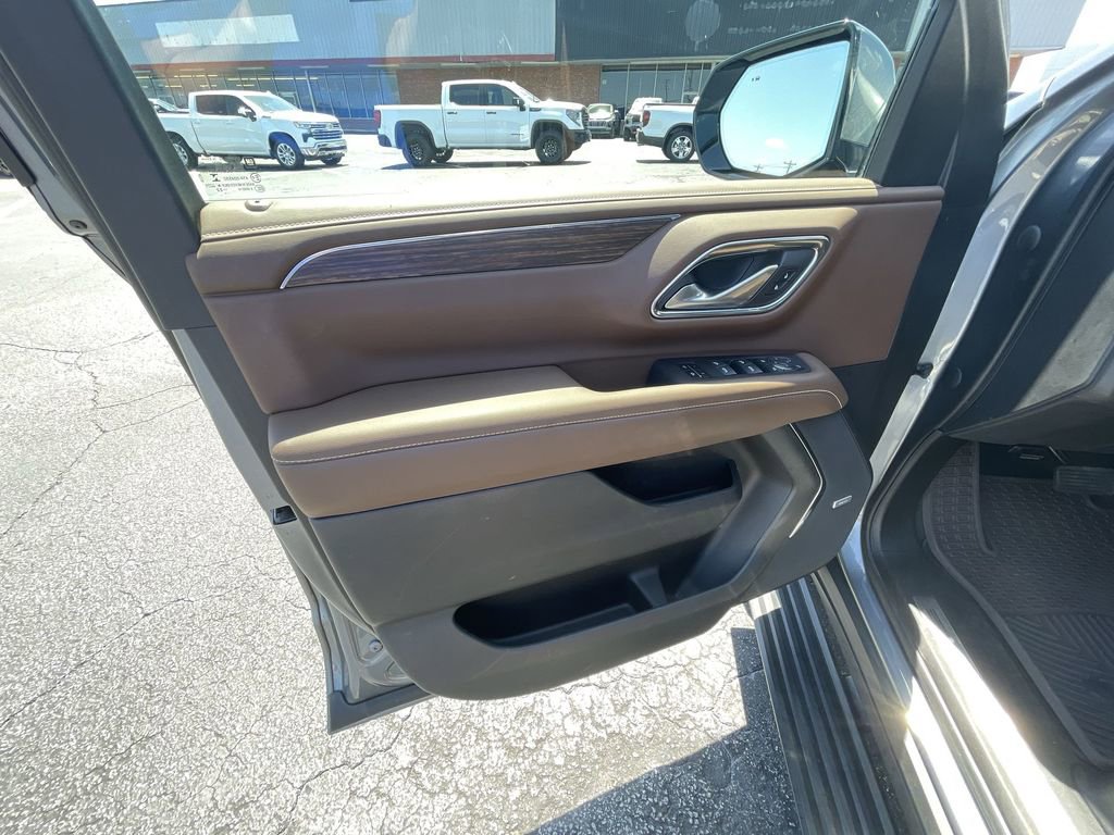Used 2022 Chevrolet Suburban High Country w/ LPO, Illumination Package AWD/4WD image 21