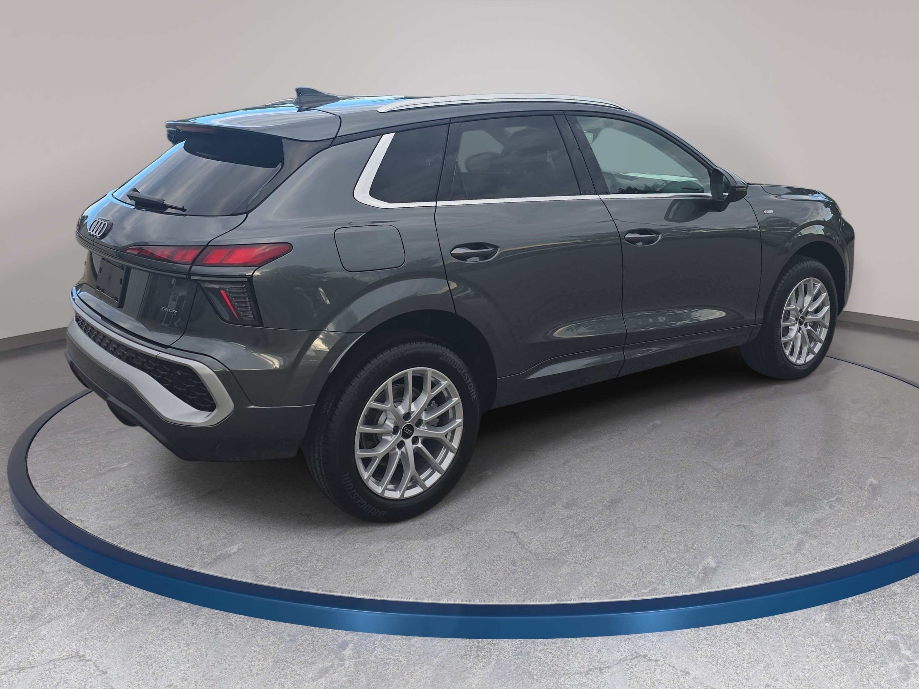 New 2026 Audi Q3 quattro 2.0T AWD/4WD image 5