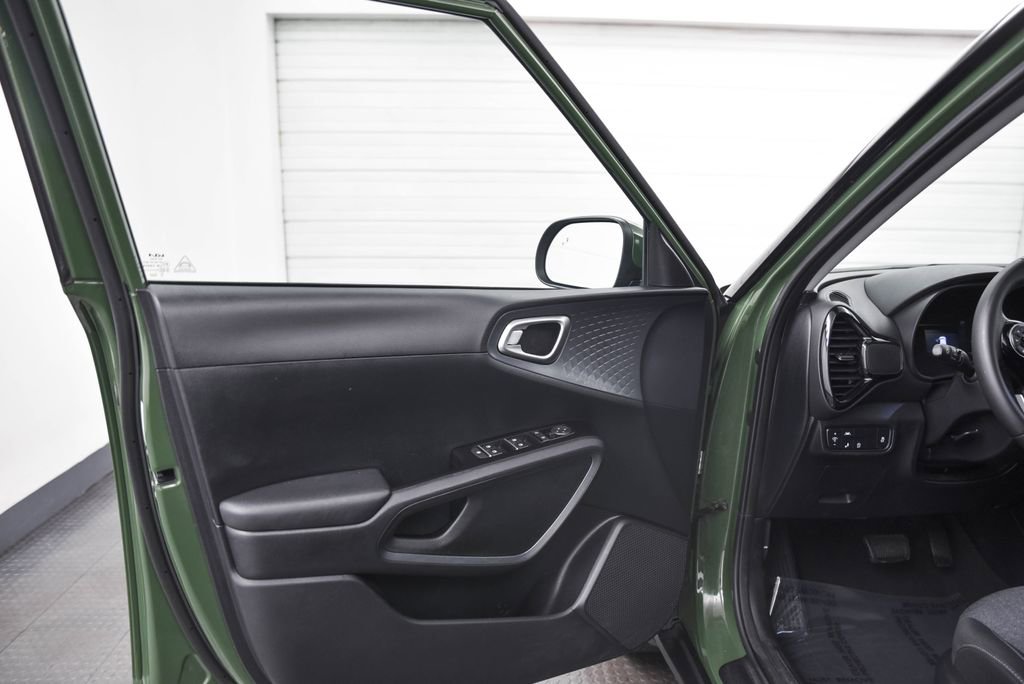 Used 2022 Kia Soul EX image 9